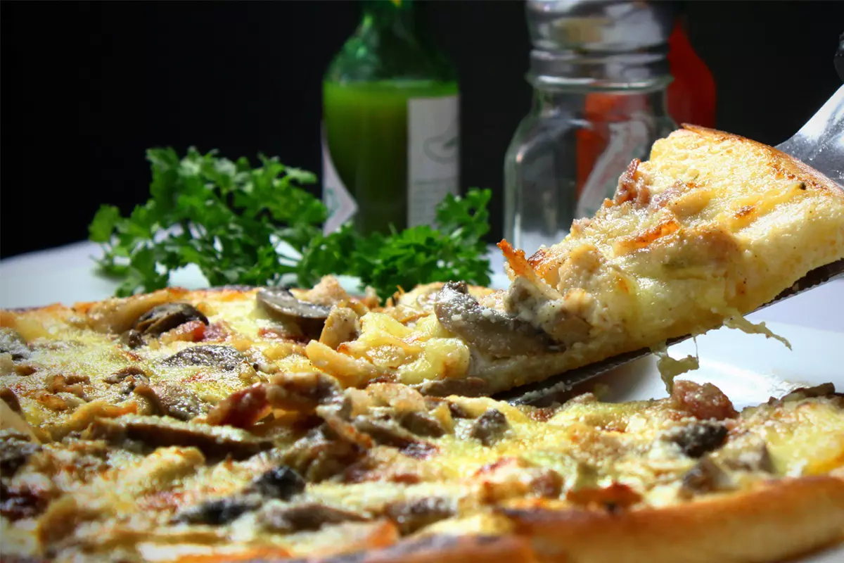 Leia mais sobre o artigo Pizza de liquidificador tradicional do jeito que eu gosto
