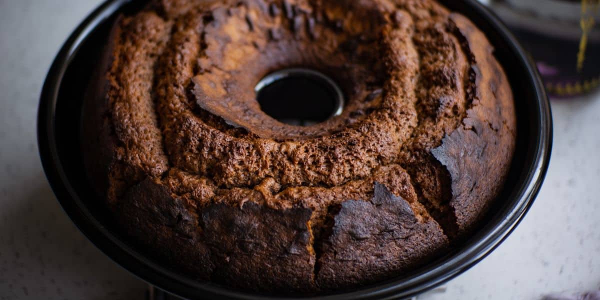 Você está visualizando atualmente Receita de bolo de chocolate sem ovo fácil de preparar delicioso perfeita para o café da manhã
