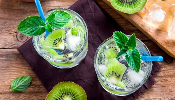 Leia mais sobre o artigo Como Fazer Caipirinha de Kiwi, Esta Fruta Deliciosa de Origem Chinesa