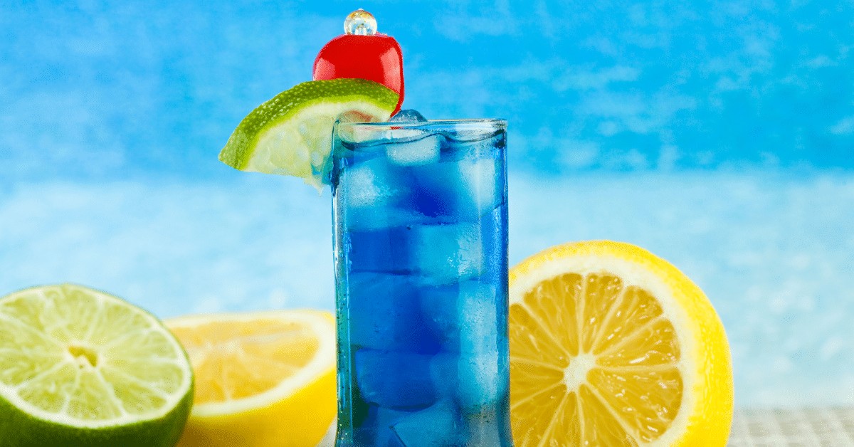 Leia mais sobre o artigo Blue Lagoon: Mergulhe no Azul deste Drink Sensacional!